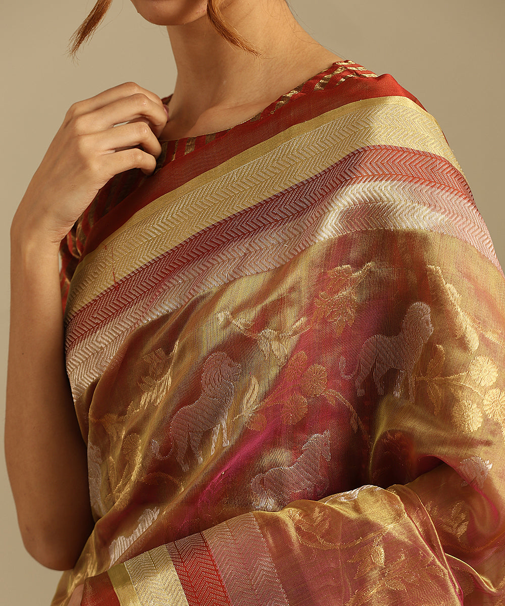 Green_And_Maroon_Dual_Tone_Pure_Chanderi_Silk_Saree_With_Lion_Motifs_WeaverStory_04