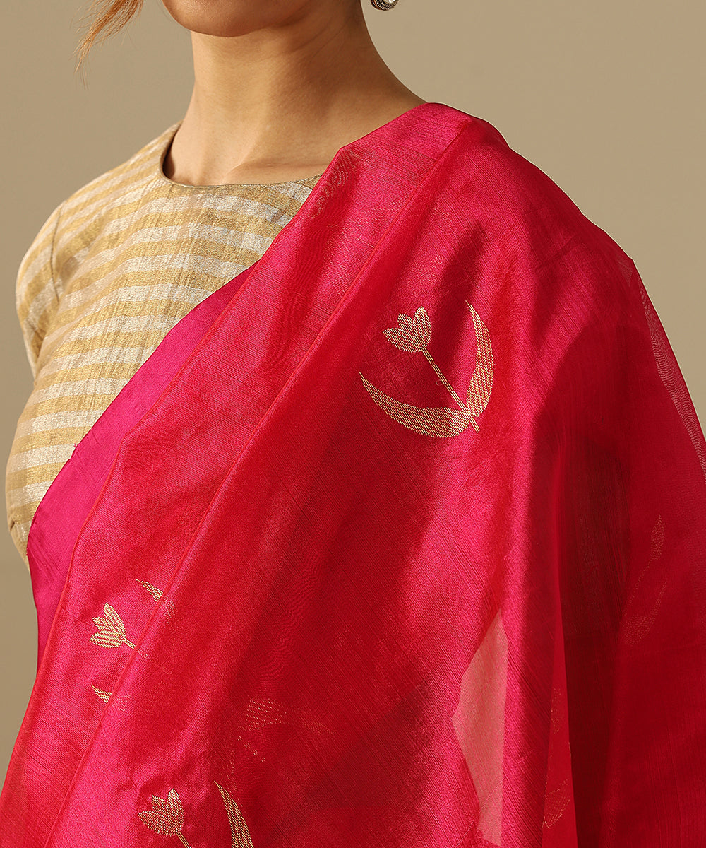 Handloom_Hot_Pink_Pure_Silk_Chanderi_Saree_With_Zari_Boota_And_Red_Border_WeaverStory_04