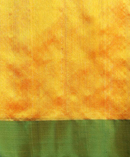 Orange_Handloom_Pure_Silk_Chanderi_Saree_With_Marigold_Boota_And_Green_Border_WeaverStory_06