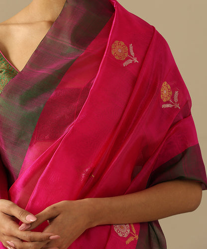 Pink_Handloom_Pure_Silk_Chanderi_Saree_With_Floral_Motif_And_Green_Border_WeaverStory_04