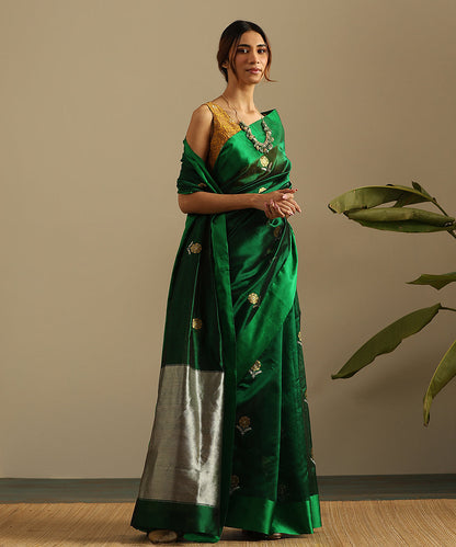 Emerald_Green_Handloom_Pure_Silk_Chanderi_Saree_With_Floral_Motifs_And_Mashroo_Border_WeaverStory_02