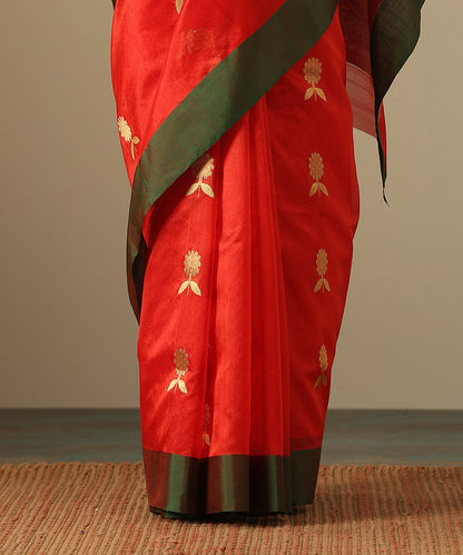 Handloom_Red_Pure_Silk_Chanderi_Saree_With_Marigold_Boota_And_Green_Border_WeaverStory_05