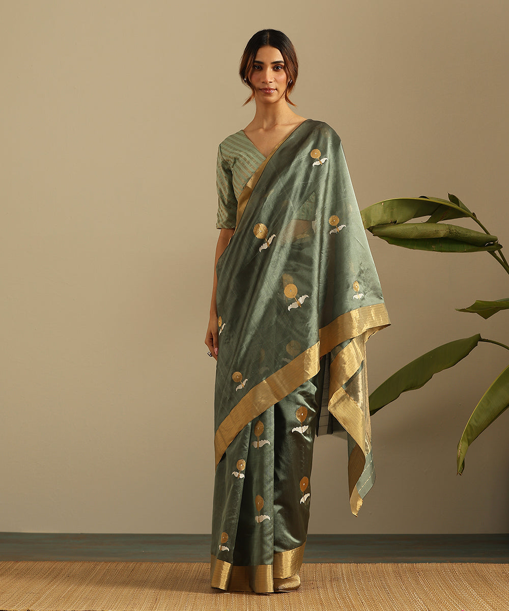 Handloom_Olive_Green_Pure_Silk_Chnaderi_Saree_With_Sunflower_Motifs_And_Zari_Border_WeaverStory_02