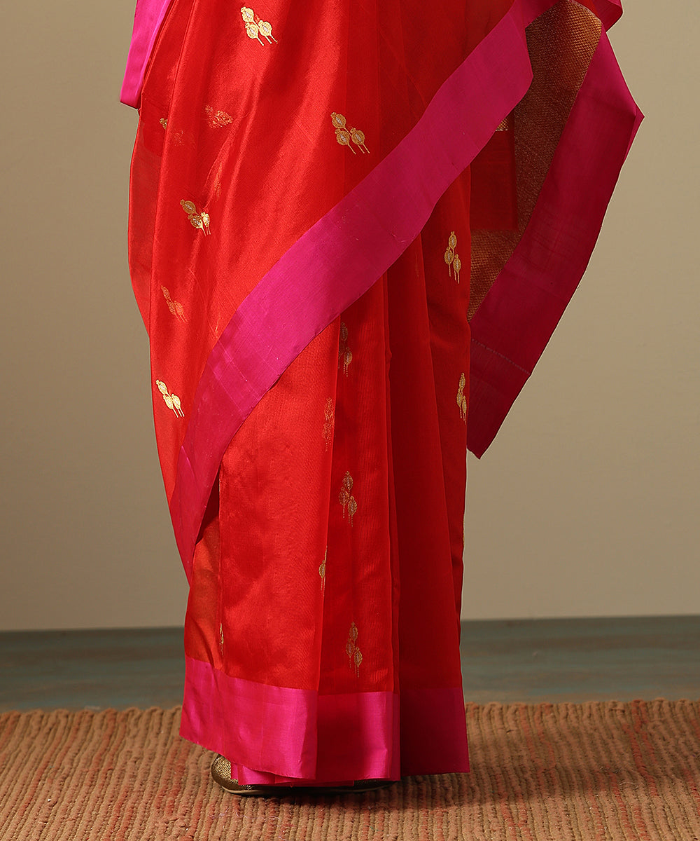 Red_Handloom_Pure_Silk_Chanderi_Saree_With_Floral_Buds_And_Pink_Border_WeaverStory_05