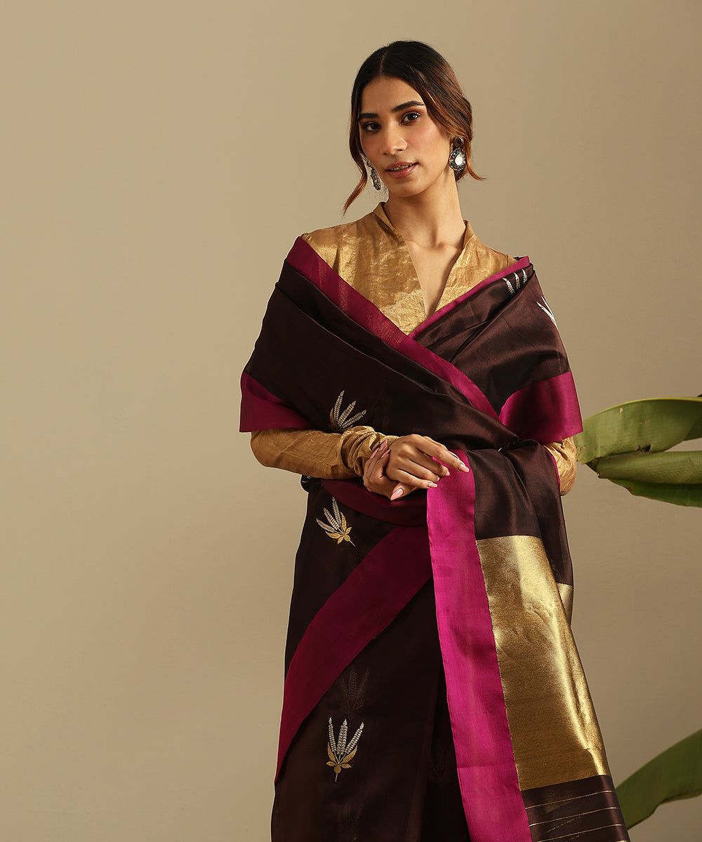 Handloom_Coke_Brown_Pure_Silk_Chanderi_Saree_With_Wheat_Flower_Motif_And_Pink_Mashroo_Border_WeaverStory_01