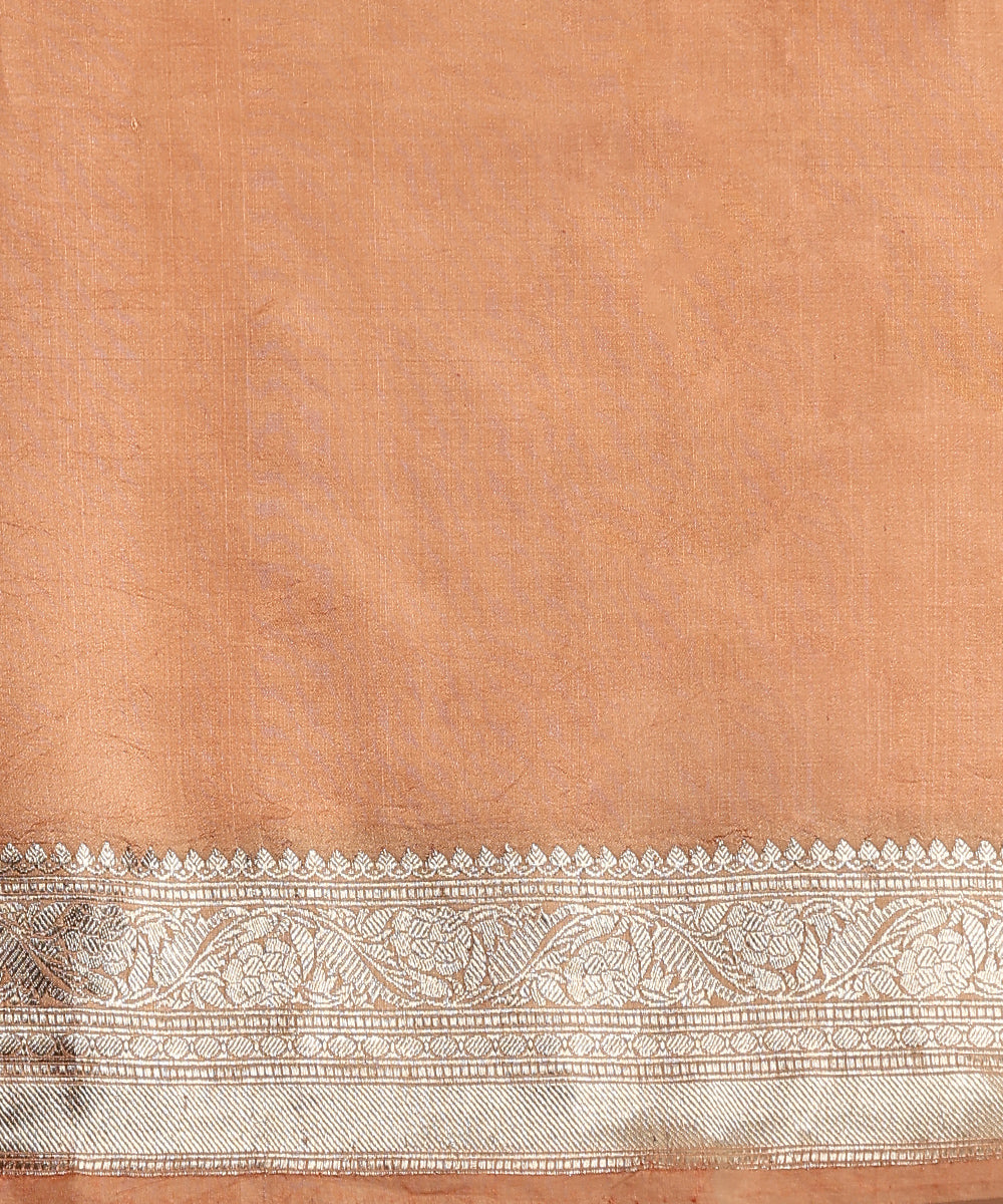 Peach_Handloom_Pure_Katan_Silk_Banarasi_Saree_With_Silver_Zari_Kadhwa_Booti_WeaverStory_05