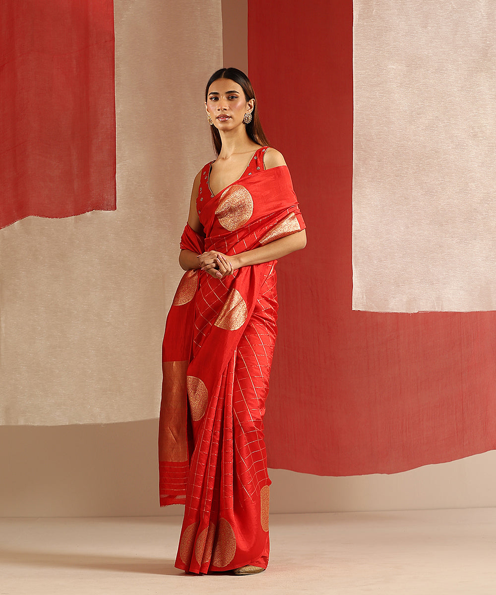 Red_Handloom_Pure_Katan_Silk_Banarasi_Saree_With_Zari_Checks_And_Kadhwa_Boota_WeaverStory_02