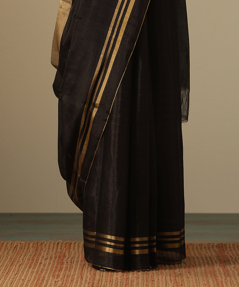 Handloom_Black_Pure_Chanderi_Tissue_Saree_With_Gold_Stripes_In_Border_WeaverStory_04