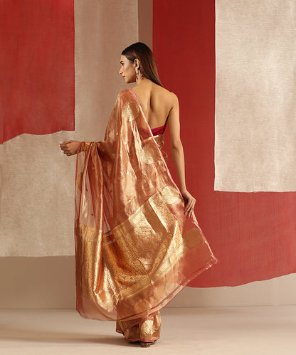 Handloom_Rose_Pink_And_Gold_Pure_Tissue_Silk_Banarasi_Saree_With_Kadhwa_Boota_WeaverStory_03