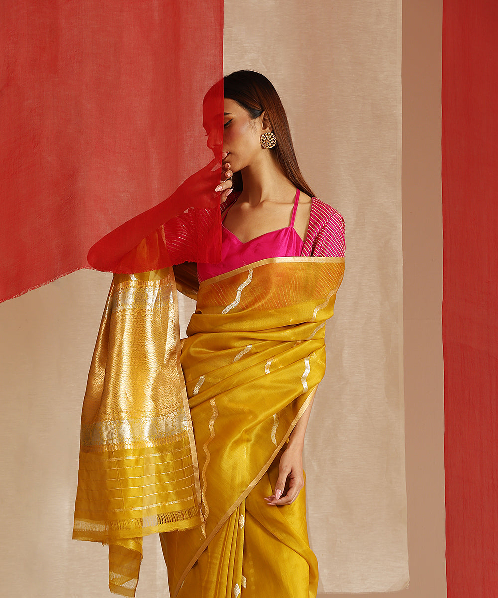 Mustard_Handloom_Pure_Kora_Silk_Banarasi_Saree_With_Gold_And_Silver_Kadhwa_Booti_WeaverStory_01