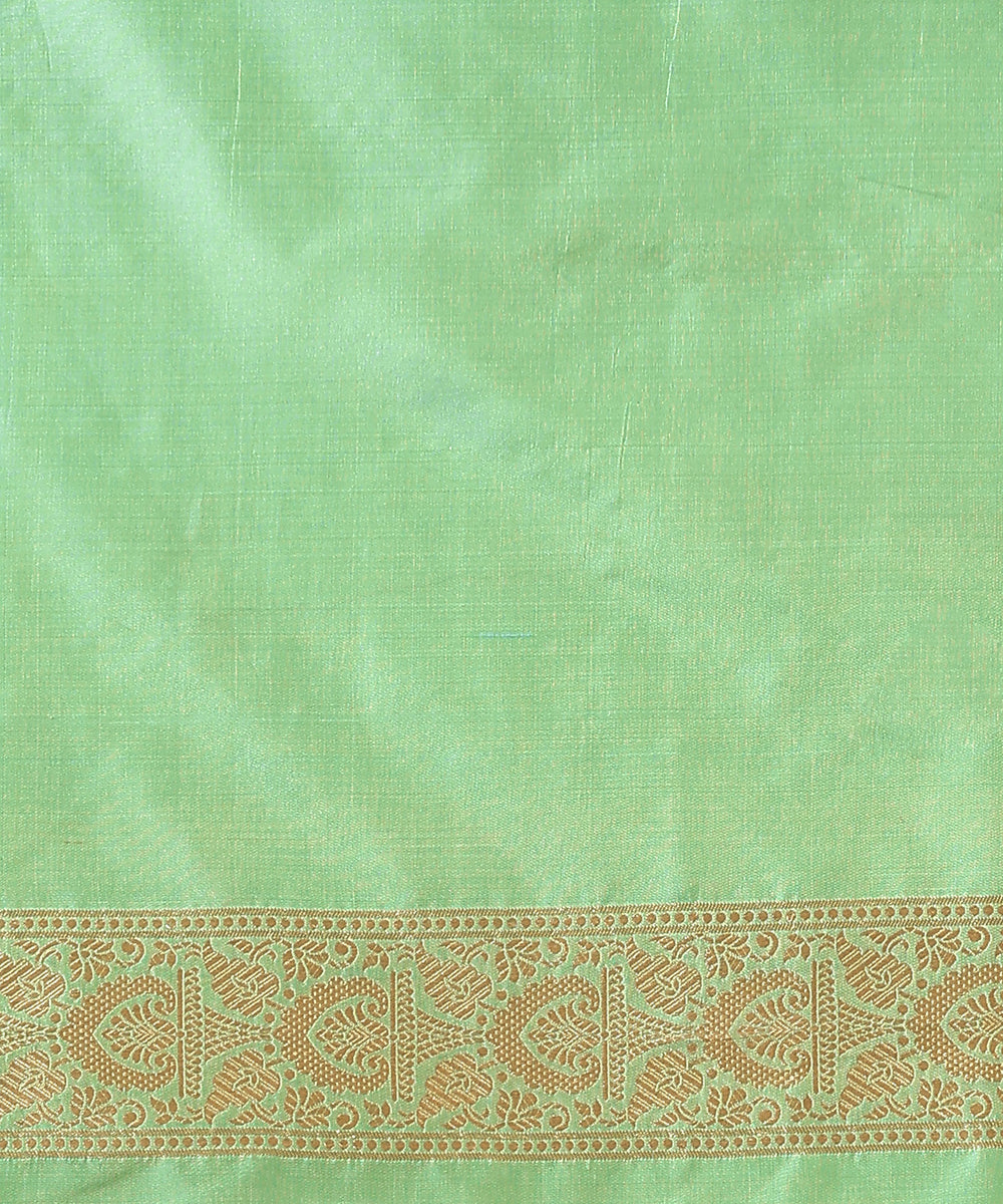 Sea_Green_Handloom_Pure_Katan_Silk_Banarasi_Saree_With_All_Over_Zari_Jaal_In_Cutwork_Weave_WeaverStory_05