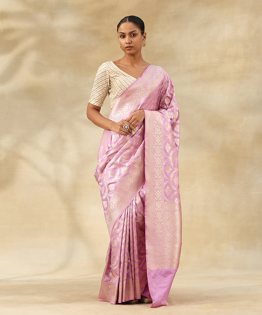 Mauve_Pure_Katan_Silk_Handloom_Banarasi_Saree_With_All_Over_Zari_Jaal_In_Cutwork_Weave_WeaverStory_02