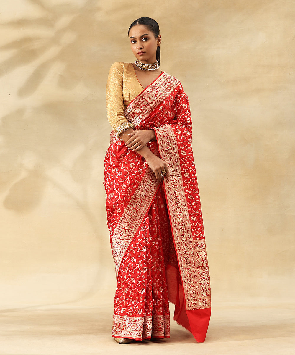 Red_Handloom_Pure_Katan_Silk_Banarasi_Saree_With_All_Over_Floral_Zari_Jaal_WeaverStory_02