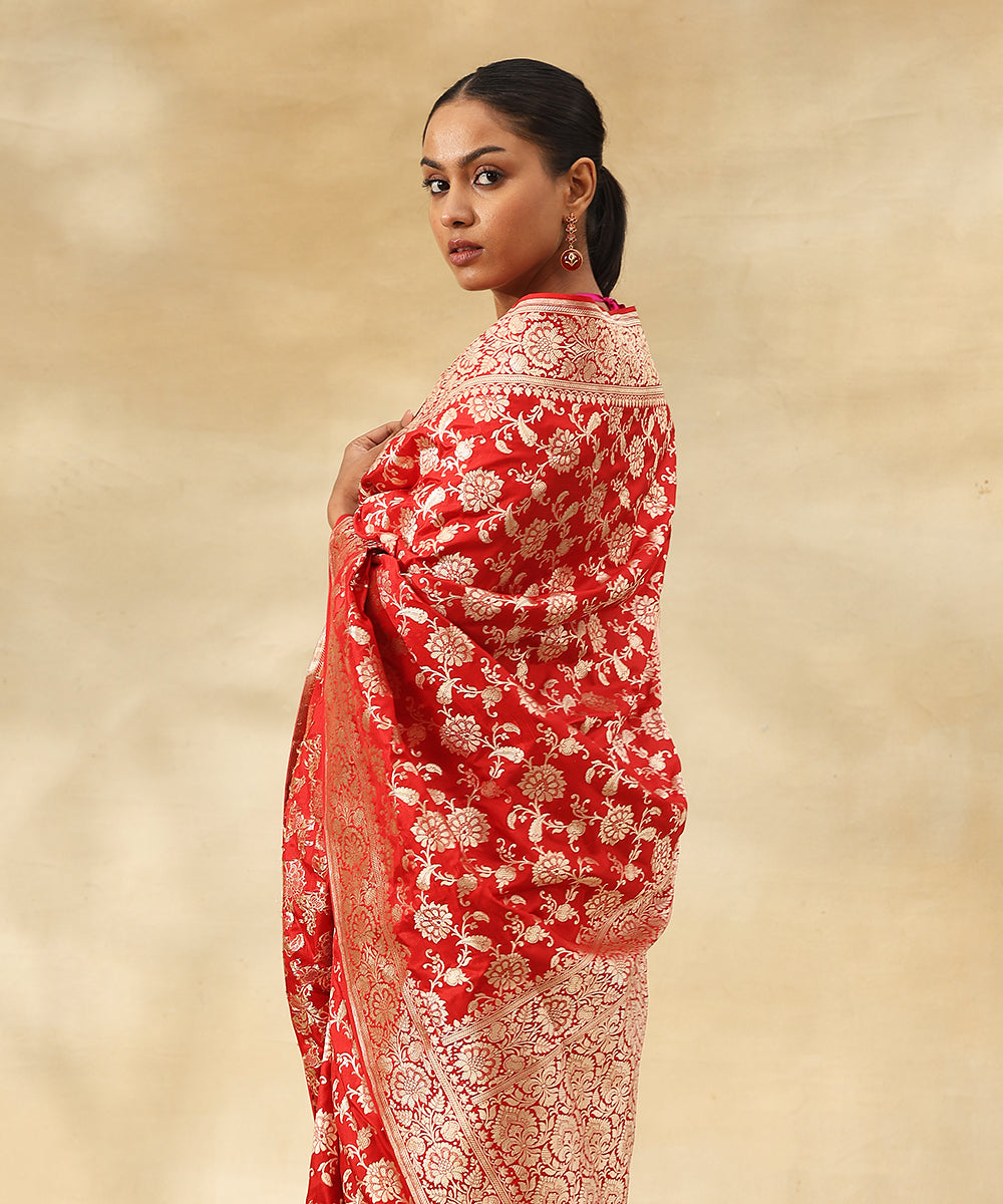 Red_Handloom_Pure_Katan_Silk_Banarasi_Saree_With_All_Over_Zari_Jaal_In_Cutwork_Weave_WeaverStory_01