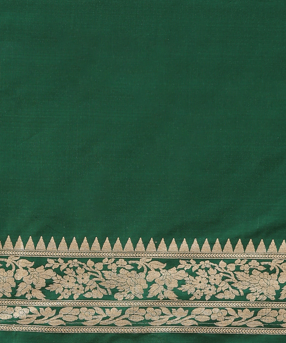 Emerald_Green_Handloom_Pure_Katan_Silk_Banarasi_Saree_With_Floral_Zari_Jaal_WeaverStory_05