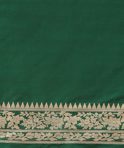 Emerald_Green_Handloom_Pure_Katan_Silk_Banarasi_Saree_With_Floral_Zari_Jaal_WeaverStory_05