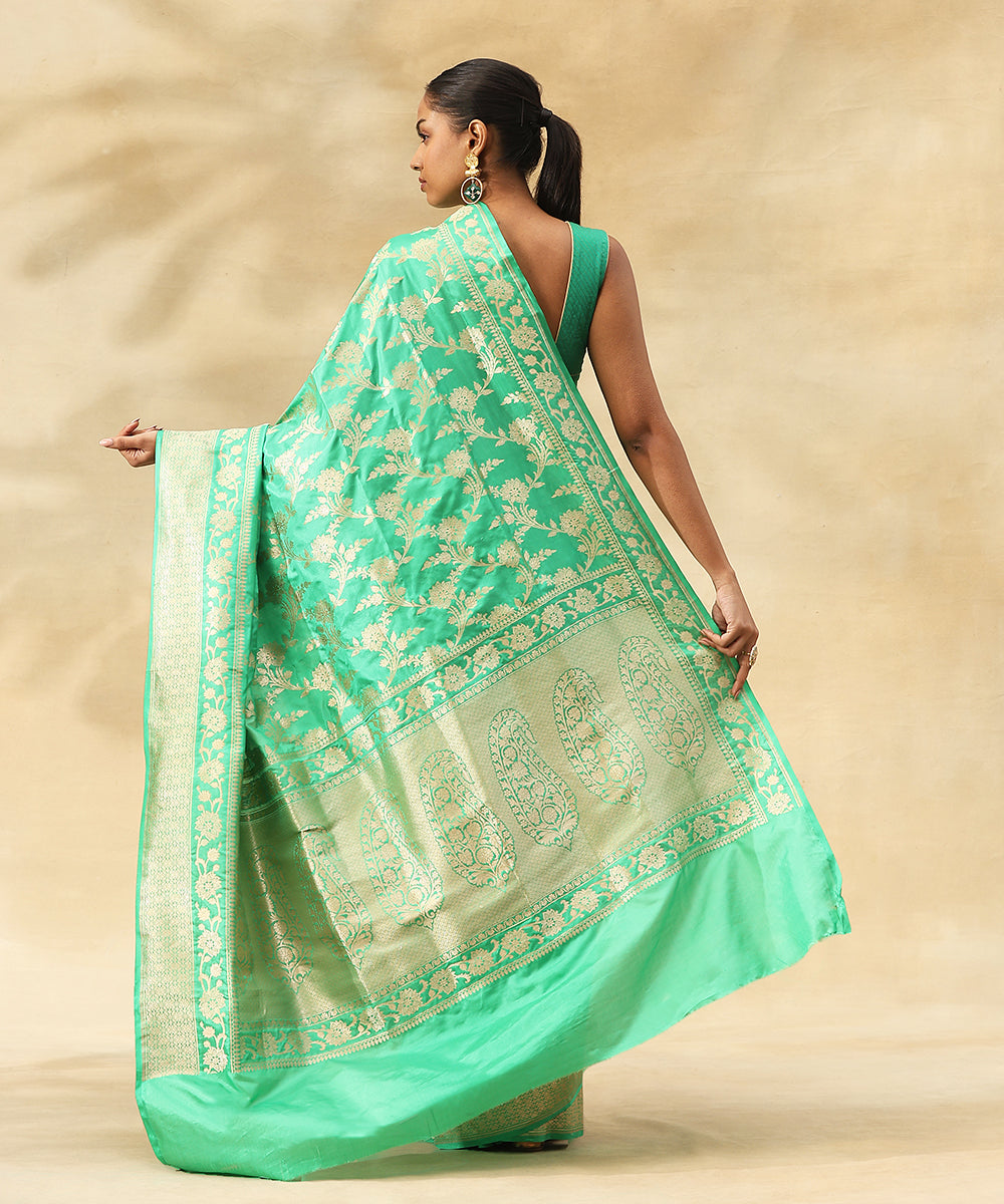 Sea_Green_Pure_Katan_Silk_Handloom_Banarasi_Saree_With_Zari_Jaal_With_Flowers_WeaverStory_03