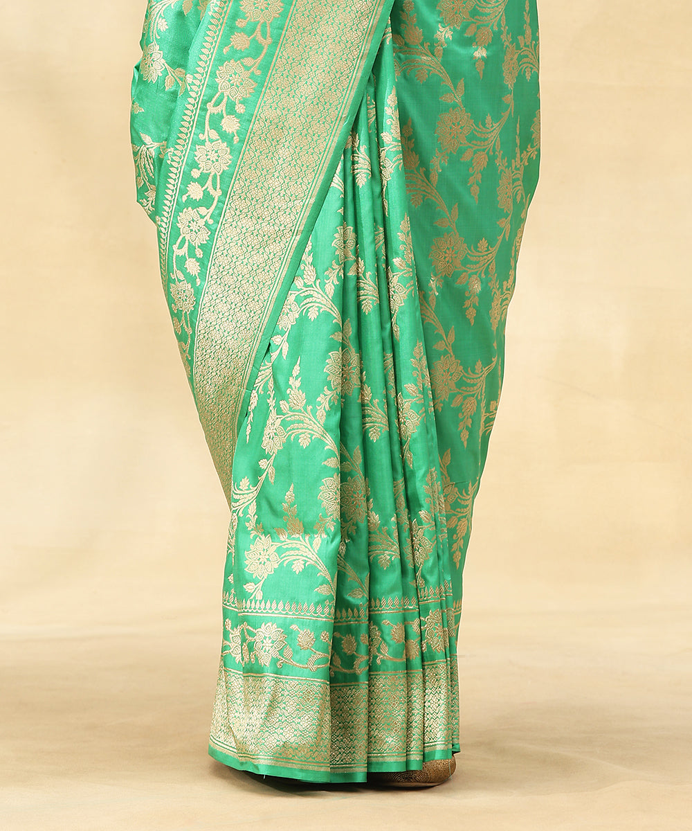 Sea_Green_Pure_Katan_Silk_Handloom_Banarasi_Saree_With_Zari_Jaal_With_Flowers_WeaverStory_04