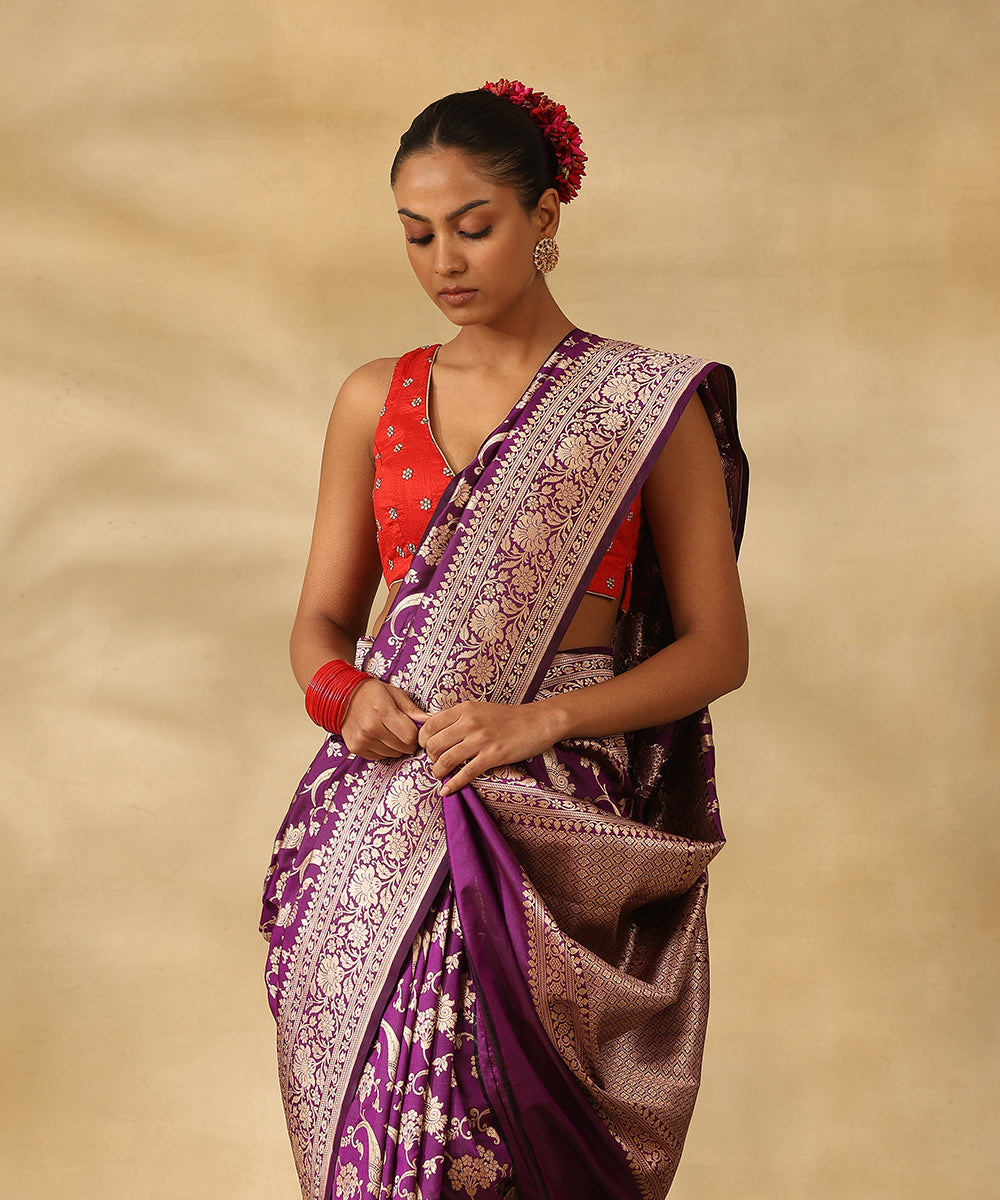 Handloom_Wine_Dual_Tone_Pure_Katan_Silk_Banarasi_Saree_With_Zari_Jaal_And_Flowers_WeaverStory_01