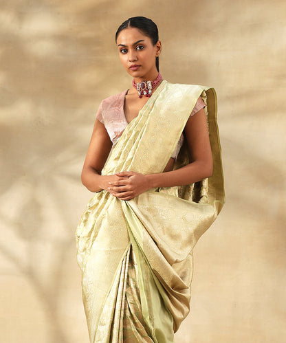 Light_Green_Pure_Katan_Silk_Handloom_Banarasi_Saree_With_Zari_Jaal_With_Flowers_WeaverStory_01