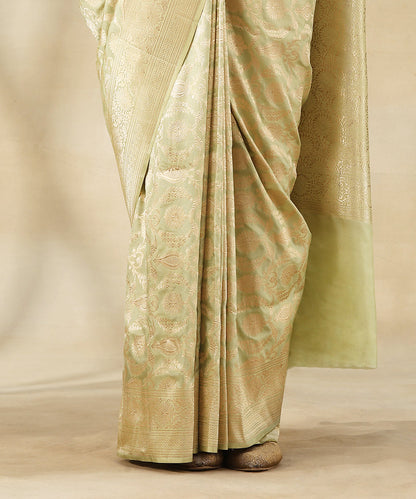 Light_Green_Pure_Katan_Silk_Handloom_Banarasi_Saree_With_Zari_Jaal_With_Flowers_WeaverStory_04