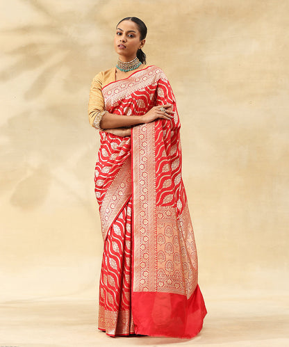 Handloom_Red_Pure_Katan_Silk_Banarasi_Saree_With_Aada_Bel_WeaverStory_02