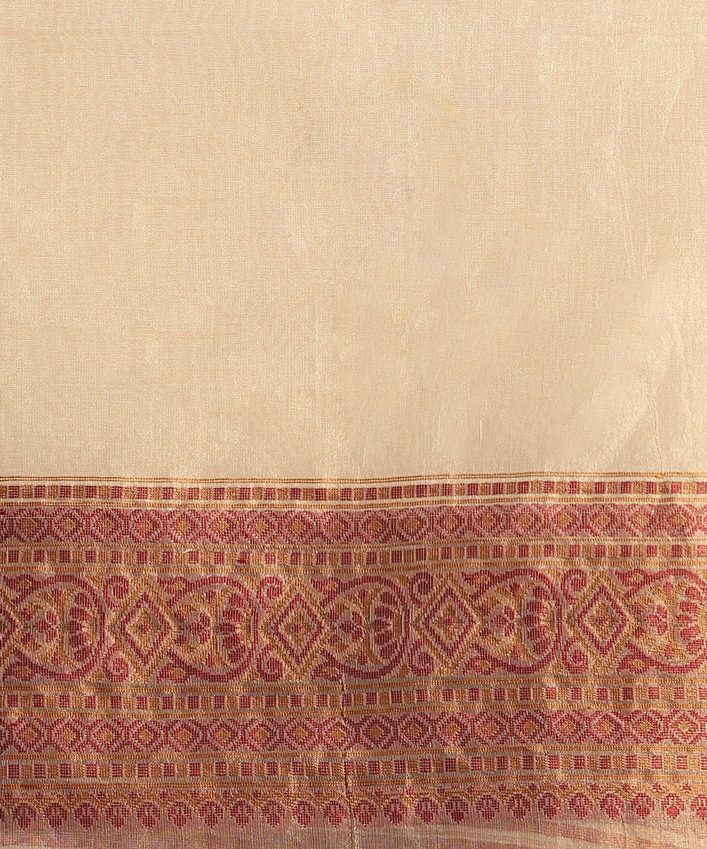 Beige_Handloom_Pure_Tissue_Kora_Banarasi_Saree_With_Red_Motifs_And_Thick_Border_WeaverStory_05