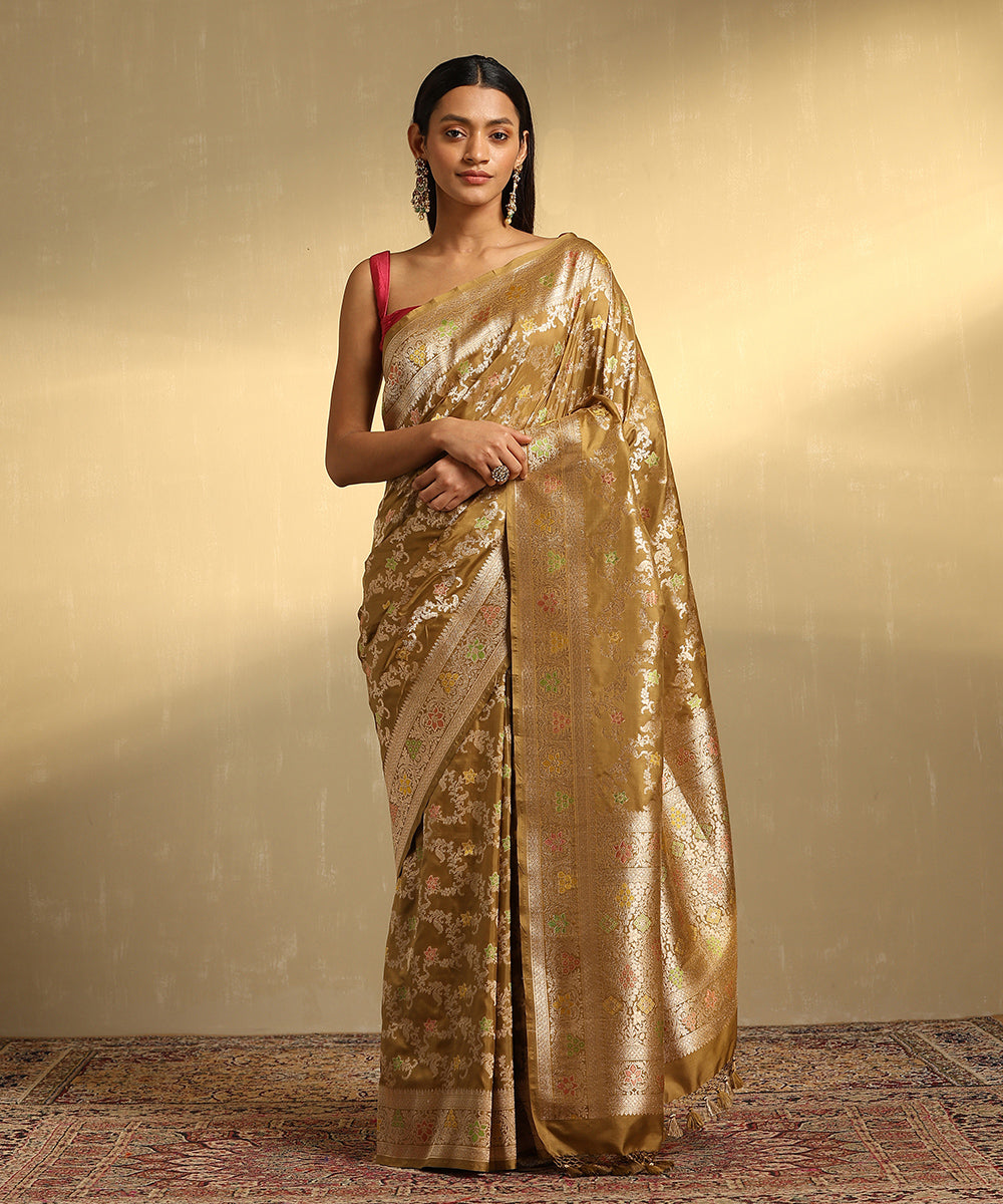 Henna_Green_Handloom_Pure_Katan_Silk_Jangla_Banarasi_Saree_With_Floral_Meenakari_WeaverStory_01