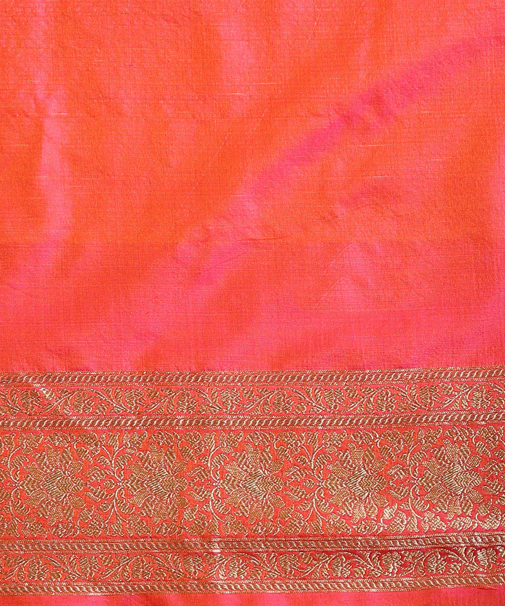 Pink_And_Orange_Dual_Tone_Handloom_Pure_Katan_Silk_Jangla_Banarasi_Saree_With_Cutwork_Booti_WeaverStory_05