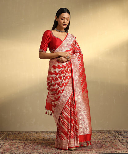 Handloom_Red_Pure_Katan_Silk_Banarasi_Saree_With_Cutwork_Diagonal_Bel_WeaverStory_01