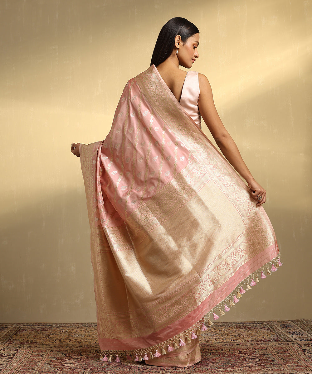 Light_Pink_Handloom_Pure_Katan_Silk_Banarasi_Saree_With_Cutwork_Weave_WeaverStory_03