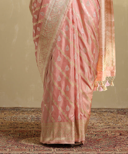 Light_Pink_Handloom_Pure_Katan_Silk_Banarasi_Saree_With_Cutwork_Weave_WeaverStory_04