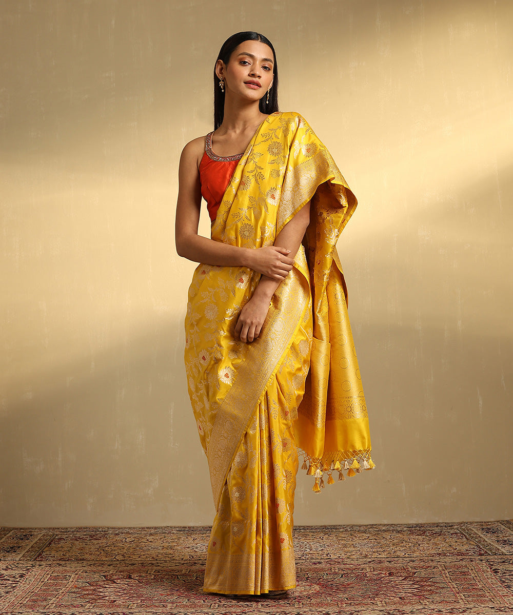 Handloom_Mustard_Pure_Katan_Silk_Jangla_Banarasi_Saree_With_Meenakari_WeaverStory_01