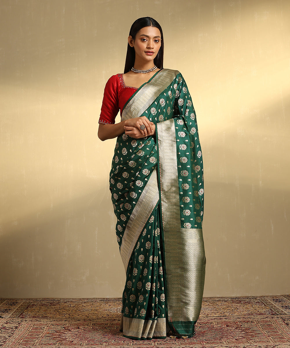 Handloom_Green_Pure_Katan_Silk_Banarasi_Saree_With_Floral_Meenakari_Booti_WeaverStory_01