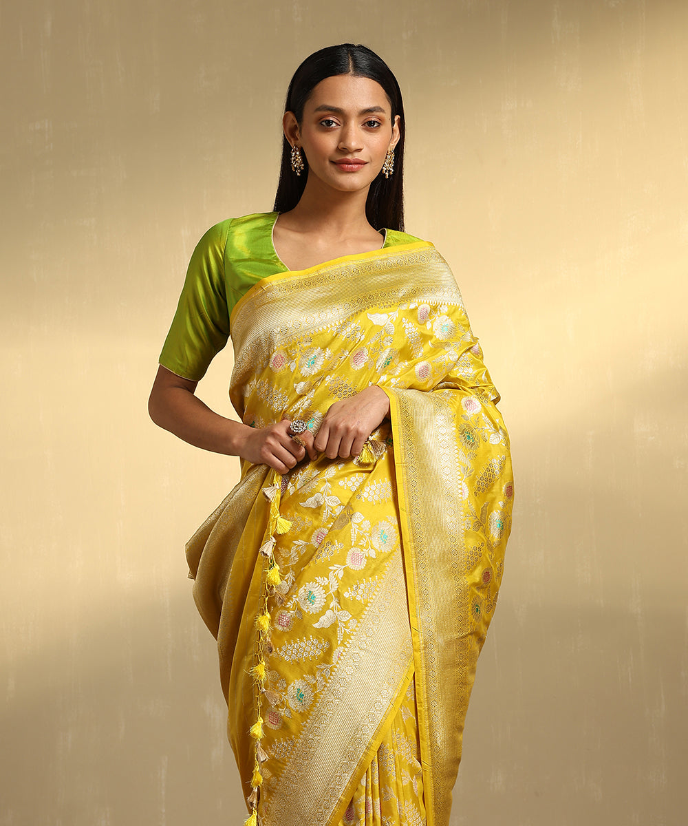 Handloom_Yellow_Pure_Katan_Silk_Banarasi_Saree_With_Floral_Jaal_And_Meenakari_WeaverStory_02