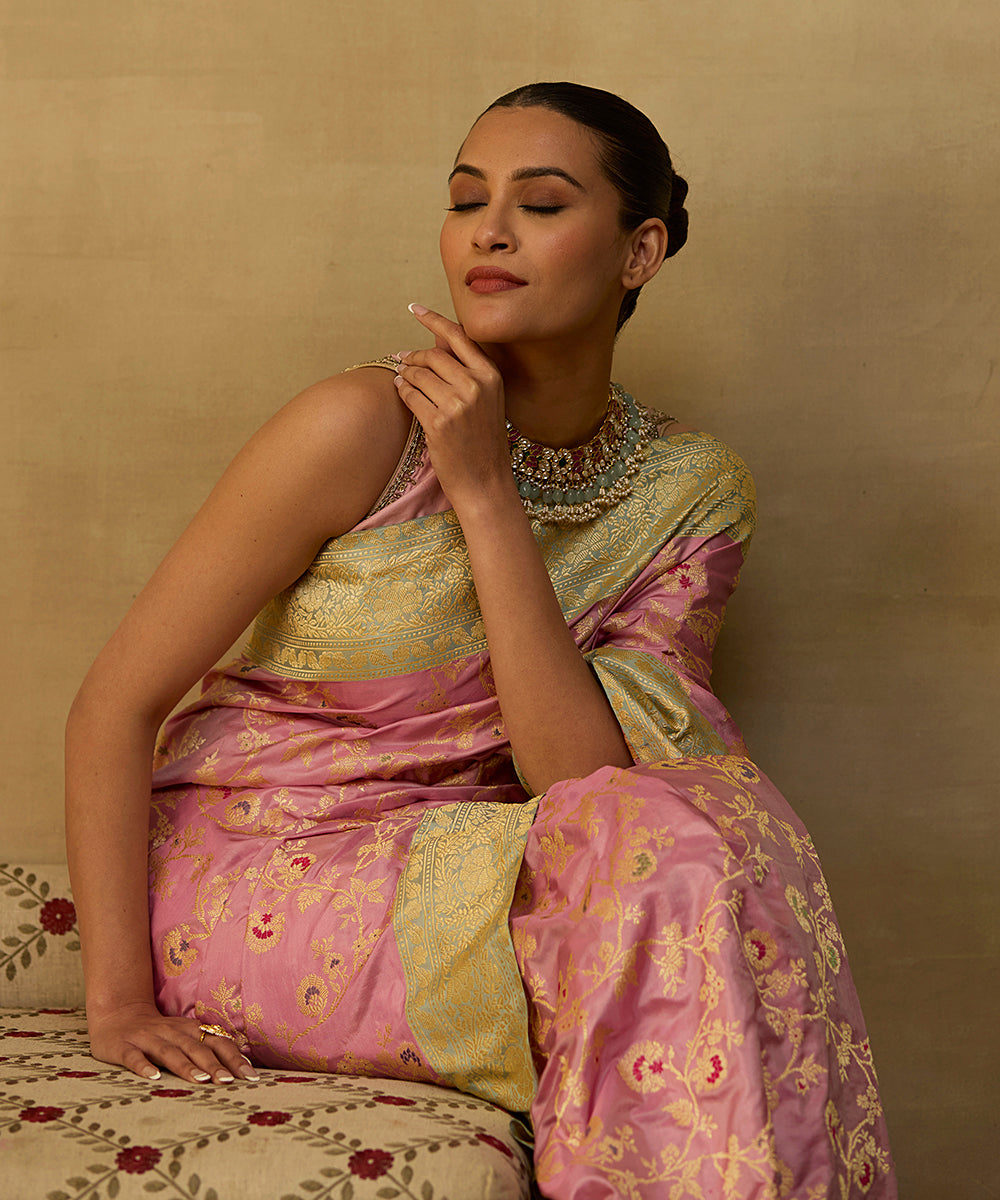 Handloom_Pink_Pure_Katan_Silk_Kadhwa_Banarasi_Saree_With_Green_Border_WeaverStory_01