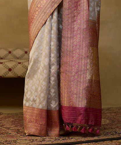 Handloom_Silver_Grey_Pure_Tissue_Silk_Banarasi_Saree_With_Pink_Kadhwa_Border_WeaverStory_04