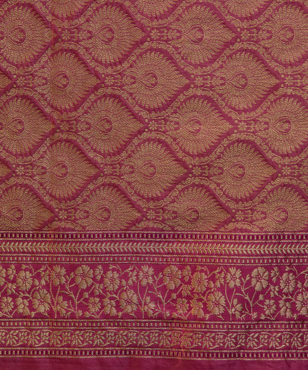 Handloom_Silver_Grey_Pure_Tissue_Silk_Banarasi_Saree_With_Pink_Kadhwa_Border_WeaverStory_05