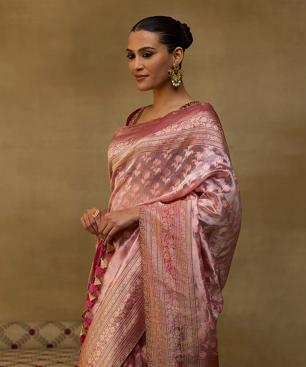 Pink_And_Gold_Handloom_Pure_Tissue_Silk_Banarasi_Saree_With_Pink_Kadhwa_Border_WeaverStory_01