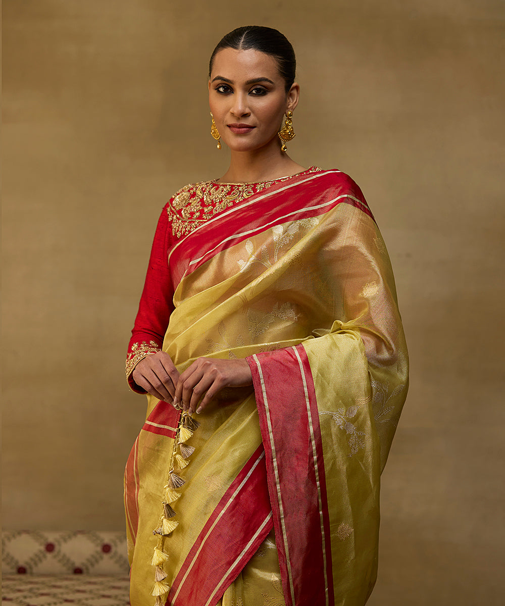 Yellow_And_Gold_Handloom_Pure_Tissue_Silk_Banarasi_Saree_With_Red_Border_And_Kadhwa_Weave_WeaverStory_01
