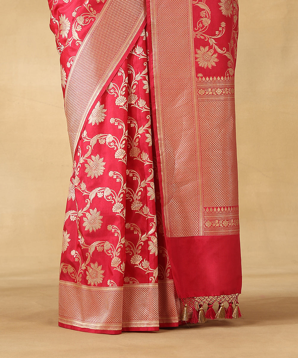 Pink_Handloom_Pure_Katan_Silk_Banarasi_Saree_With_Champagne_Gold_Zari_Cutwork_Floral_Jaal_WeaverStory_04