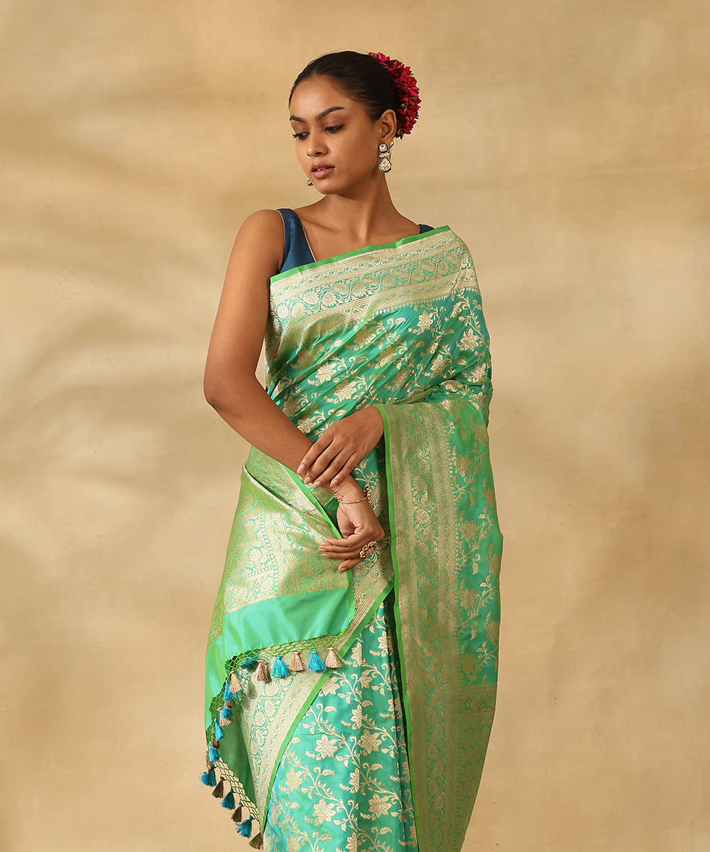 Handloom_Aqua_Green_Pure_Katan_Silk_Banarasi_Saree_With_Champagne_Gold_Zari_Cutwork_Floral_Jaal_WeaverStory_01