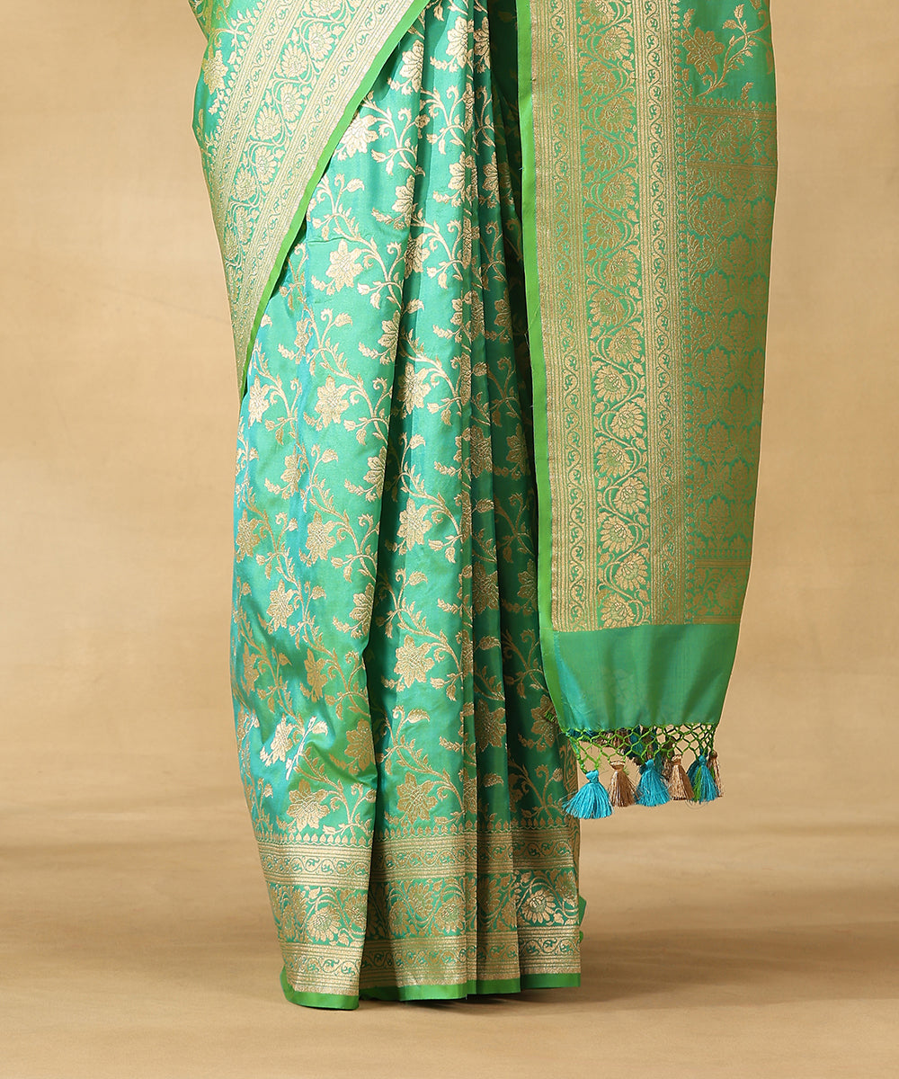 Handloom_Aqua_Green_Pure_Katan_Silk_Banarasi_Saree_With_Champagne_Gold_Zari_Cutwork_Floral_Jaal_WeaverStory_04