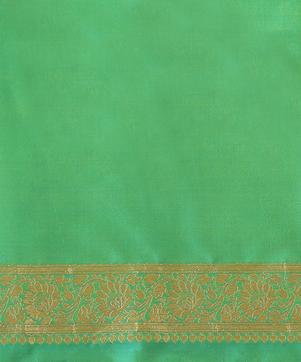 Handloom_Aqua_Green_Pure_Katan_Silk_Banarasi_Saree_With_Champagne_Gold_Zari_Cutwork_Floral_Jaal_WeaverStory_05