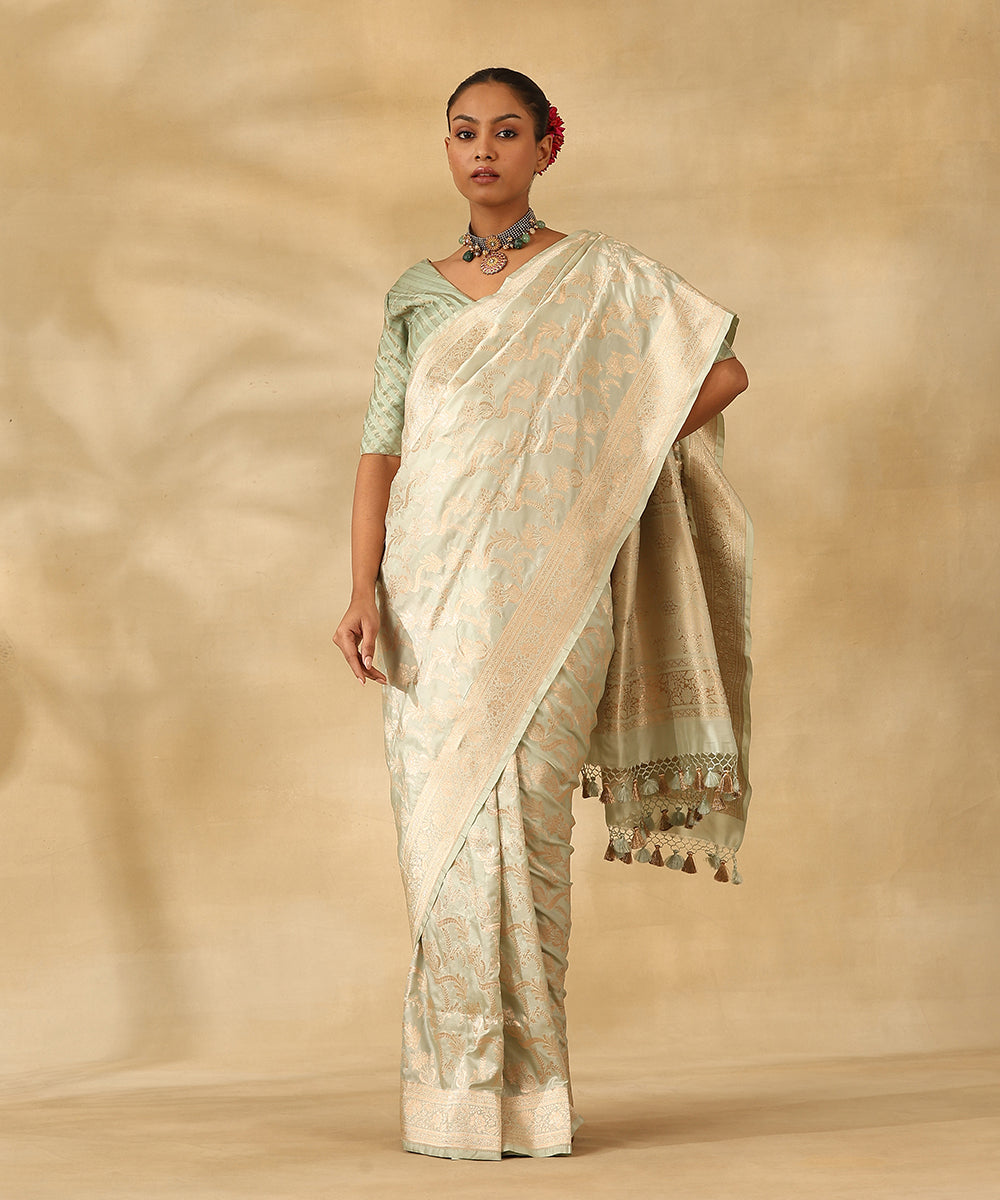 Powder_Blue_Handloom_Pure_Katan_Silk_Banarasi_Saree_With_Champagne_Gold_Zari_Cutwork_Floral_Jaal_WeaverStory_02