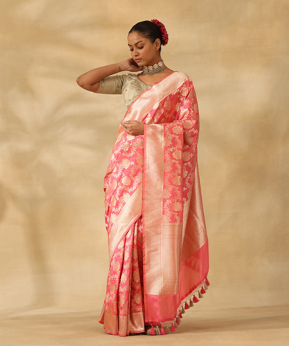 Handloom_Dusty_Pink_Pure_Katan_Silk_Banarasi_Saree_With_Champagne_Gold_Zari_Cutwork_Floral_Jaal_WeaverStory_01