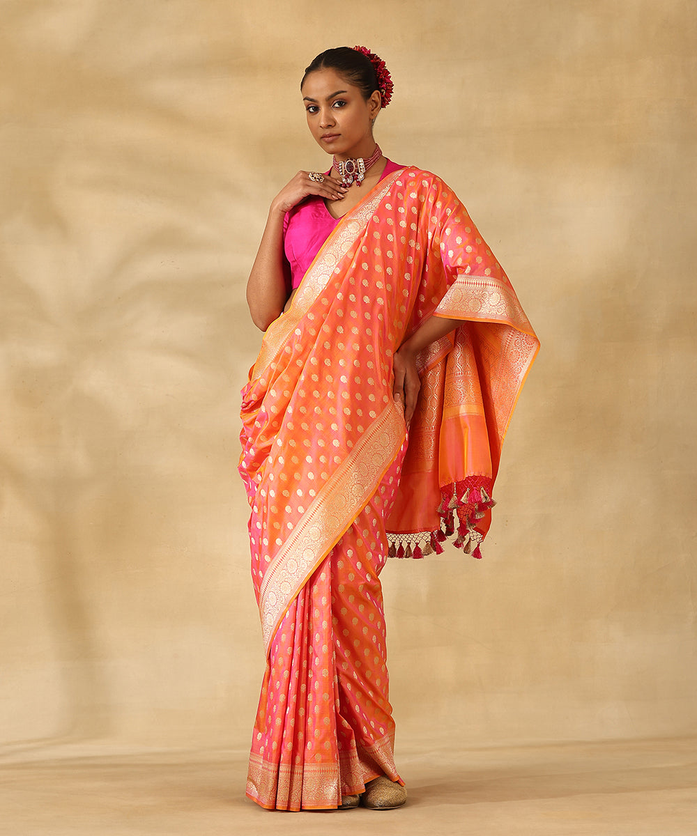 Handloom_Peach_And_Pink_Dual_Tone_Pure_Katan_Silk_Banarasi_Saree_With_Champagne_Gold_Zari_Cutwork_Booti_WeaverStory_02