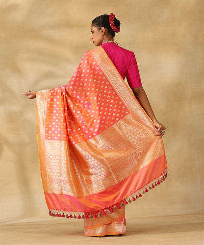 Handloom_Peach_And_Pink_Dual_Tone_Pure_Katan_Silk_Banarasi_Saree_With_Champagne_Gold_Zari_Cutwork_Booti_WeaverStory_03