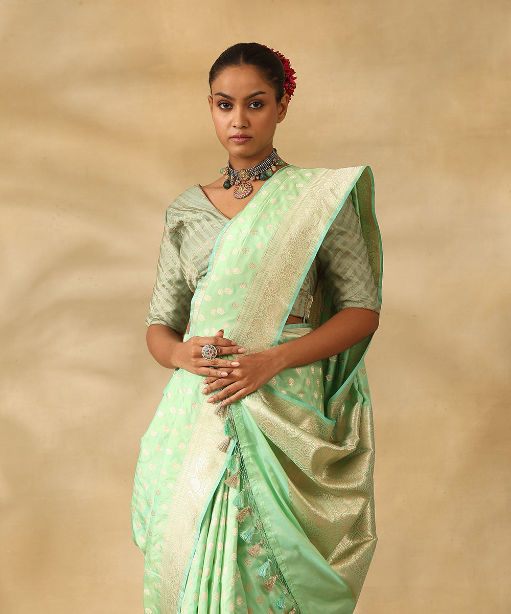 Sea_Green_Handloom_Pure_Katan_Silk_Banarasi_Saree_With_Champagne_Gold_Zari_Cutwork_Booti_WeaverStory_01