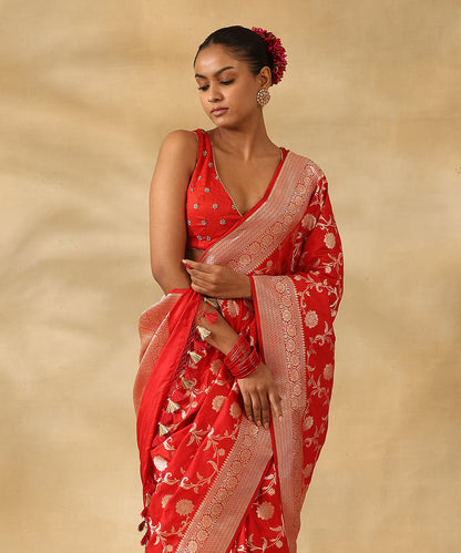 Red_Handloom_Pure_Katan_Silk_Banarasi_Saree_With_Champagne_Gold_Zari_Cutwork_Floral_Jaal_WeaverStory_01